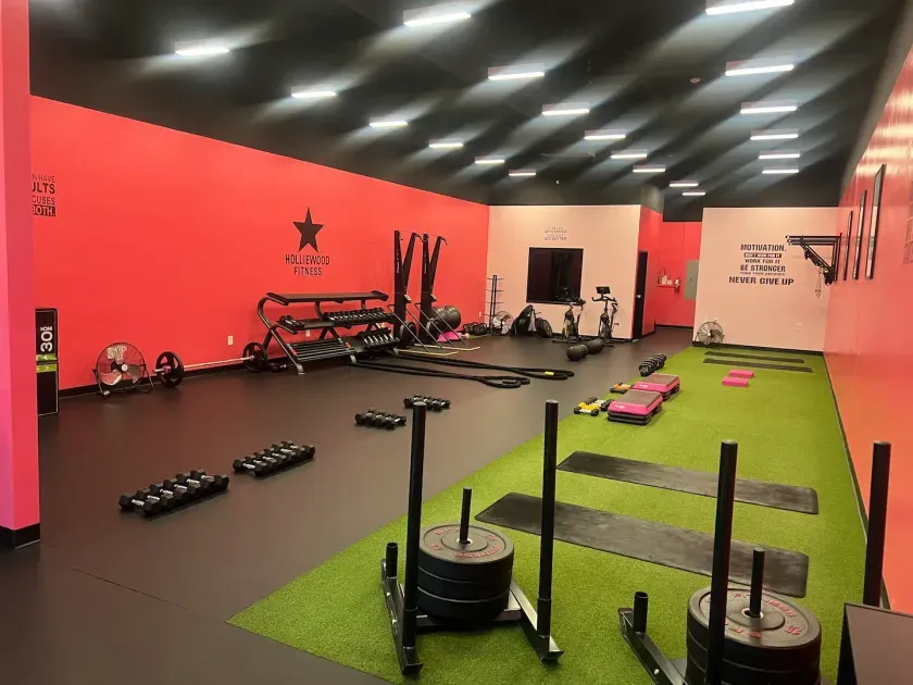 The training floor at Holliewood Fitness in Surprise, AZ